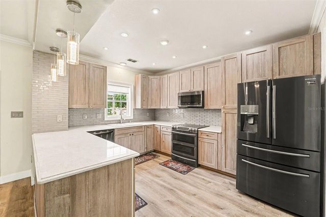 100 SYLVANA COURT, Auburndale, FL 33823