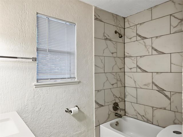 206 Prune Street, La Marque, TX 77568