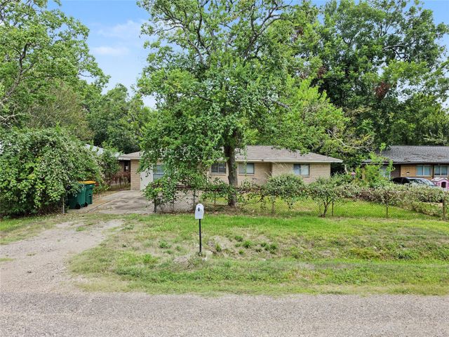 206 Prune Street, La Marque, TX 77568