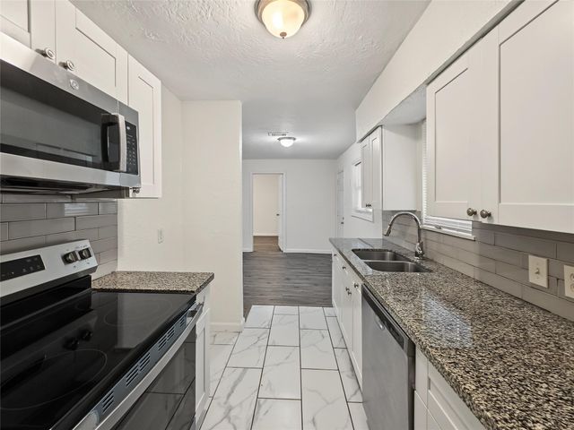 206 Prune Street, La Marque, TX 77568