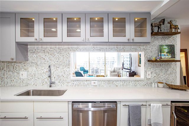 199 Ocean Lane Dr 1207, Key Biscayne, FL 33149