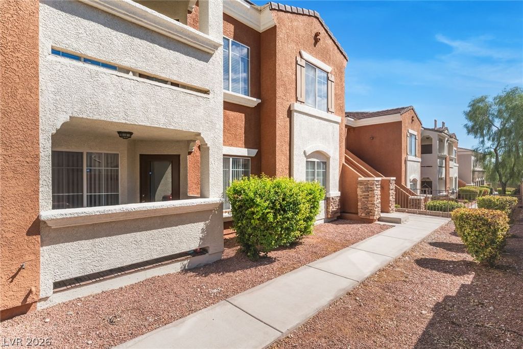 9303 West GILCREASE Avenue 2189, Las Vegas, NV 89149 — photo 4