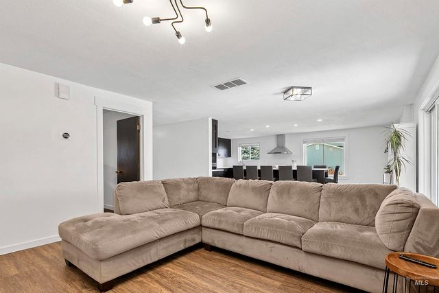 11835 W Savage Dr, Boise, ID 83713