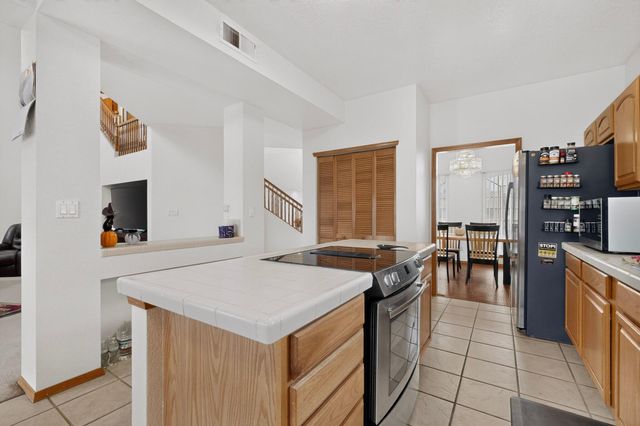 8723 Westridge Place NW, Albuquerque, NM 87114