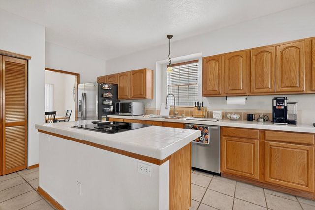 8723 Westridge Place NW, Albuquerque, NM 87114