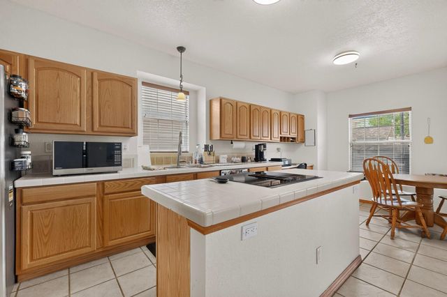 8723 Westridge Place NW, Albuquerque, NM 87114