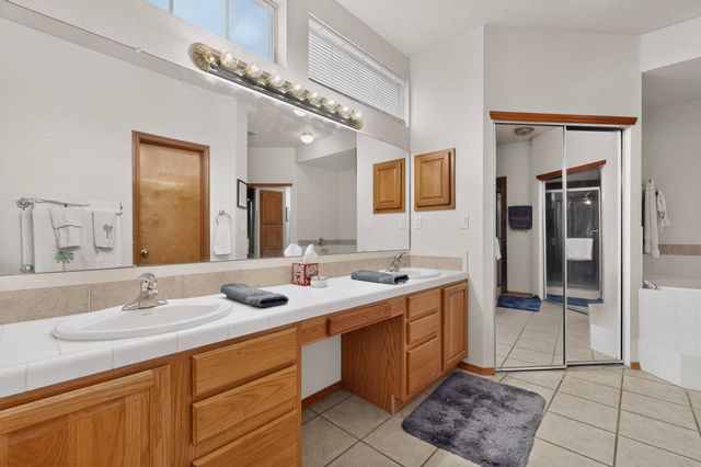 8723 Westridge Place NW, Albuquerque, NM 87114