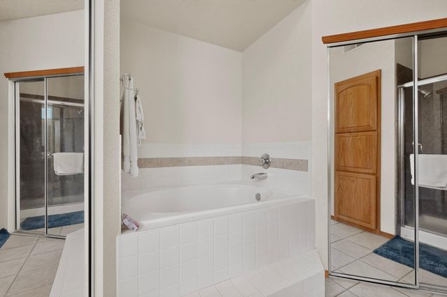 8723 Westridge Place NW, Albuquerque, NM 87114