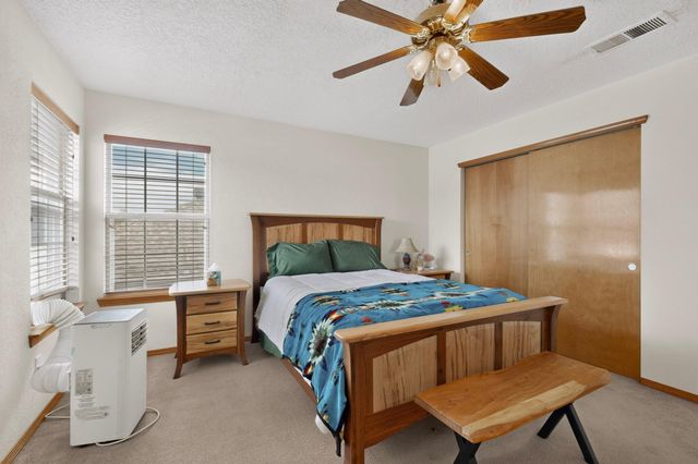 8723 Westridge Place NW, Albuquerque, NM 87114