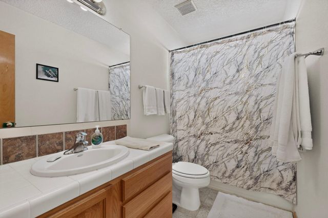 8723 Westridge Place NW, Albuquerque, NM 87114