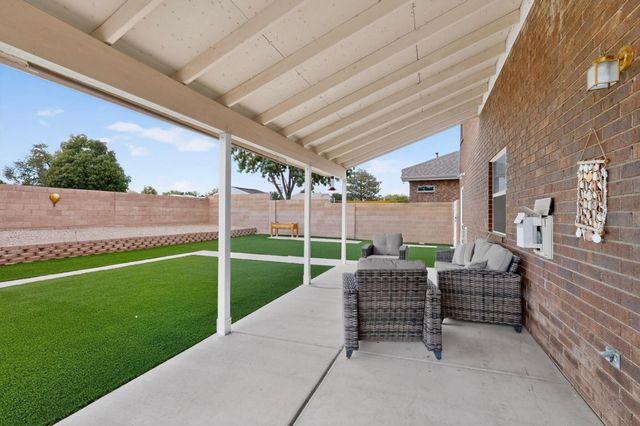 8723 Westridge Place NW, Albuquerque, NM 87114