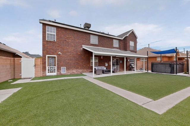 8723 Westridge Place NW, Albuquerque, NM 87114