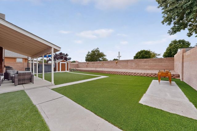 8723 Westridge Place NW, Albuquerque, NM 87114