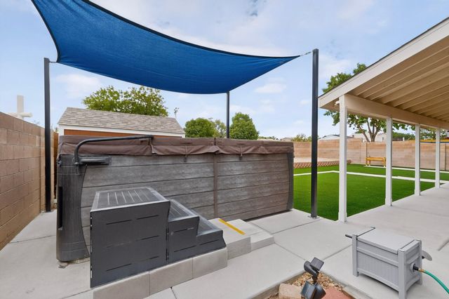 8723 Westridge Place NW, Albuquerque, NM 87114