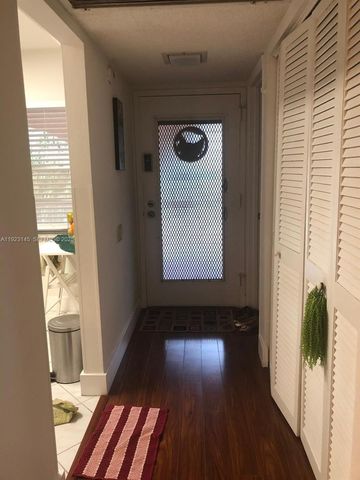 1207 Bahama Bnd E2, Coconut Creek, FL 33066