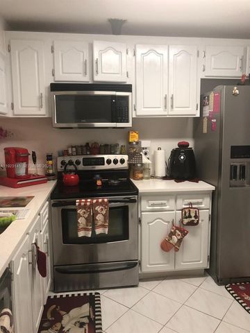 1207 Bahama Bnd E2, Coconut Creek, FL 33066