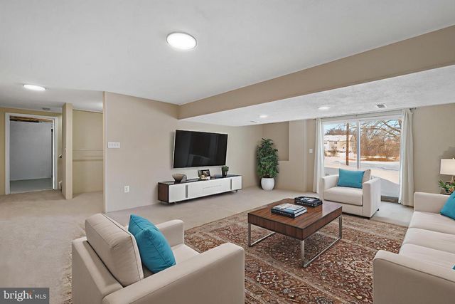 18117 IVY LN, Olney, MD 20832