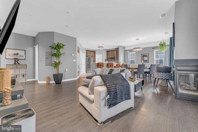 3146 IRMA CT, Suitland, MD 20746
