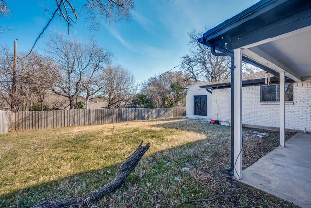 348 Thompson Street, Fort Worth, TX 76134