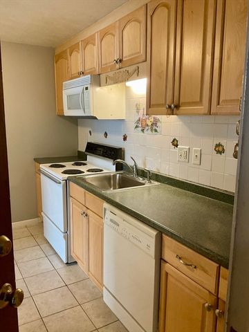 924 Main St 21, Woburn, MA 01801