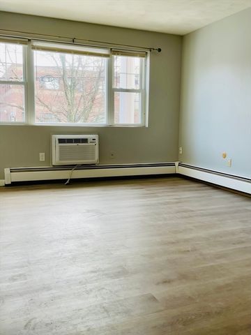 924 Main St 21, Woburn, MA 01801