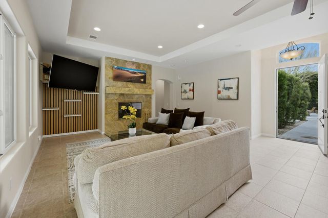 79120 Shadow Trail, La Quinta, CA 92253