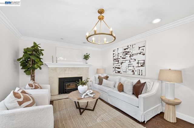 6857 Penn Dr, Dublin, CA 94568