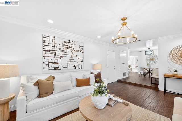 6857 Penn Dr, Dublin, CA 94568
