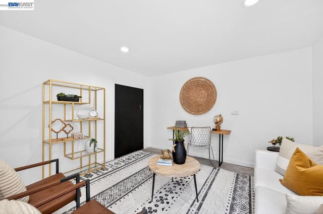 6857 Penn Dr, Dublin, CA 94568