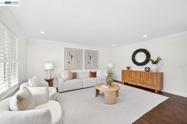 6857 Penn Dr, Dublin, CA 94568