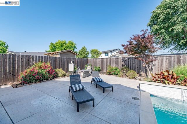 6857 Penn Dr, Dublin, CA 94568