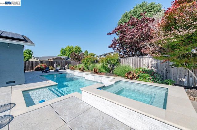6857 Penn Dr, Dublin, CA 94568