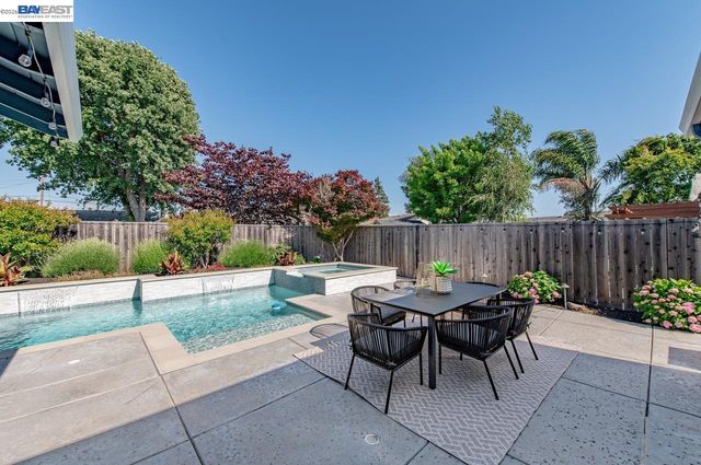 6857 Penn Dr, Dublin, CA 94568