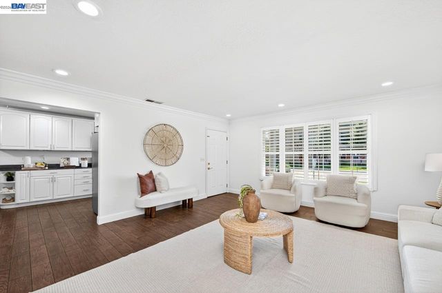 6857 Penn Dr, Dublin, CA 94568