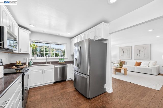 6857 Penn Dr, Dublin, CA 94568