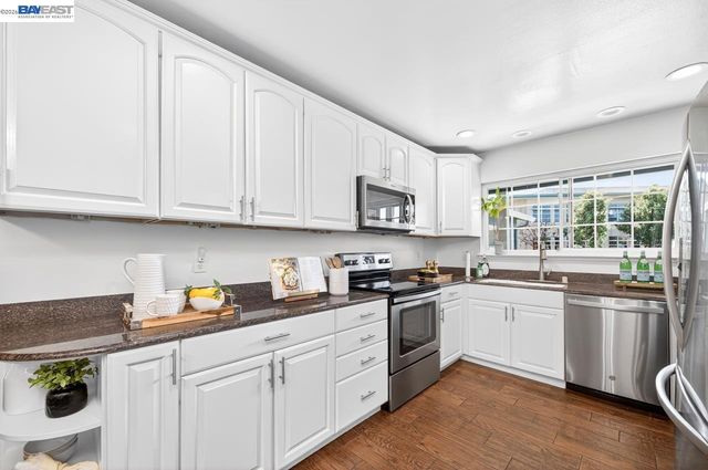 6857 Penn Dr, Dublin, CA 94568