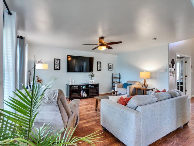 5302 Rio Ramos Street, Rosharon, TX 77583