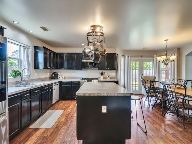 5302 Rio Ramos Street, Rosharon, TX 77583