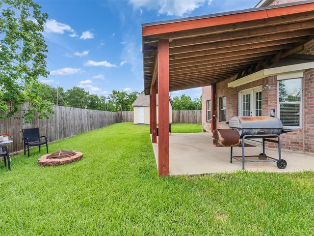 5302 Rio Ramos Street, Rosharon, TX 77583
