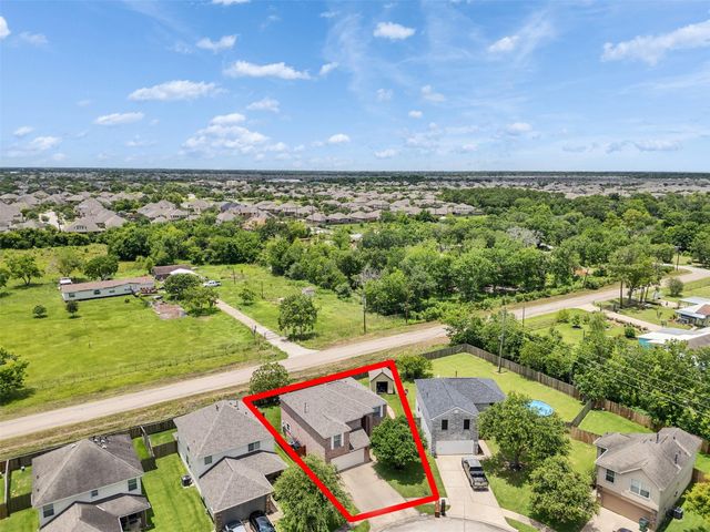 5302 Rio Ramos Street, Rosharon, TX 77583