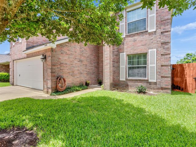 5302 Rio Ramos Street, Rosharon, TX 77583