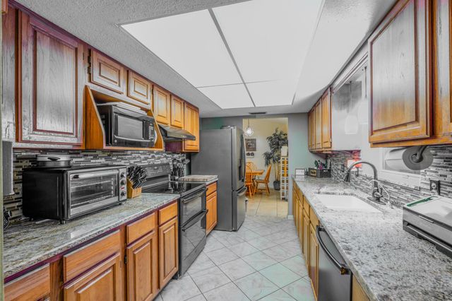 588 NE 28th Avenue, Okeechobee, FL 34972