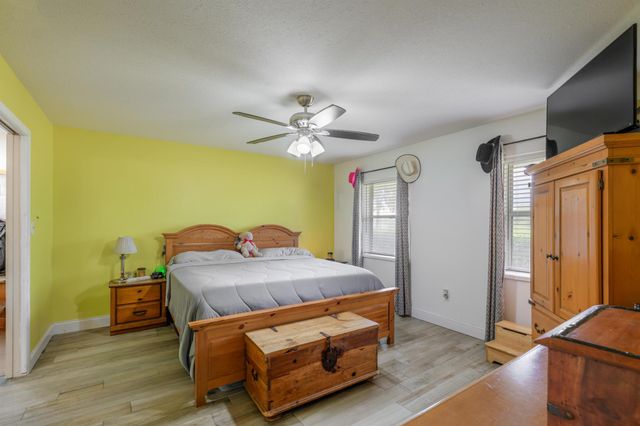 588 NE 28th Avenue, Okeechobee, FL 34972