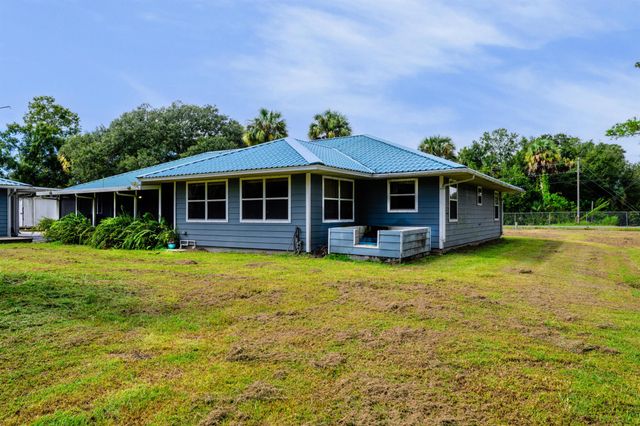 588 NE 28th Avenue, Okeechobee, FL 34972