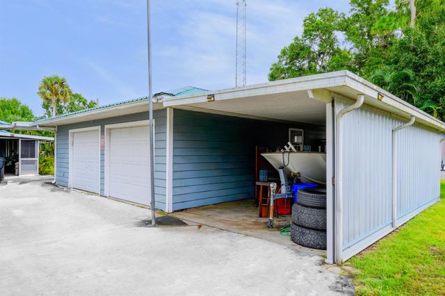 588 NE 28th Avenue, Okeechobee, FL 34972