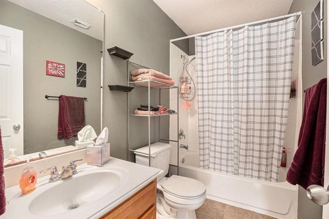 725 Spoonbill Lane, La Marque, TX 77568