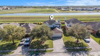 725 Spoonbill Lane, La Marque, TX 77568