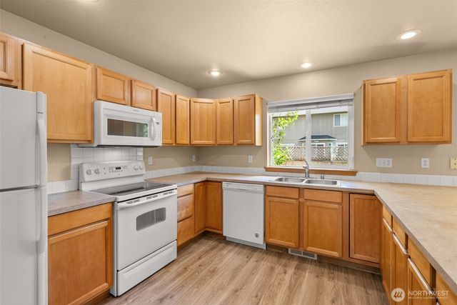 2905 Campus Prairie Loop NE, Lacey, WA 98516
