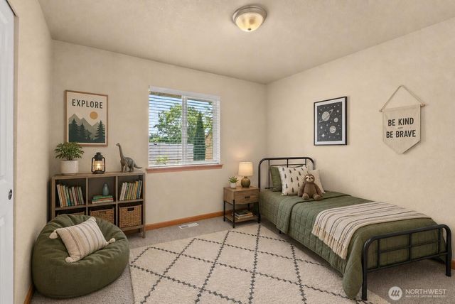 2905 Campus Prairie Loop NE, Lacey, WA 98516