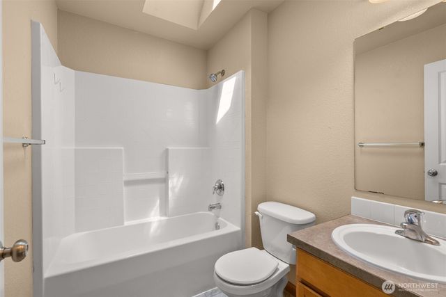 2905 Campus Prairie Loop NE, Lacey, WA 98516